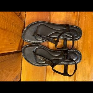 Only worn once or twice. Too flat for me.